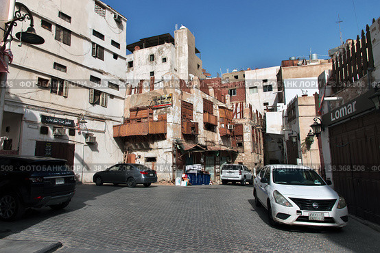 Jeddah, Saudi Arabia - 09 Mar 2020: The vintage street in Al-balad district, Jeddah, Saudi Arabia. Редакционное фото, фотограф Сергей Стрелков / Фотобанк Лори