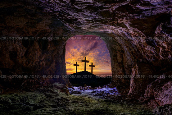 Jesus resurrection sepulcher grave cross crucifixion concept photo mount. Стоковое фото, агентство Ingram Publishing / Фотобанк Лори
