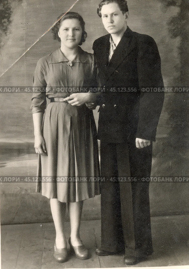 Кабинетный портрет мужчины и женщины в платье. Стоковое фото, фотограф Retro / Фотобанк Лори