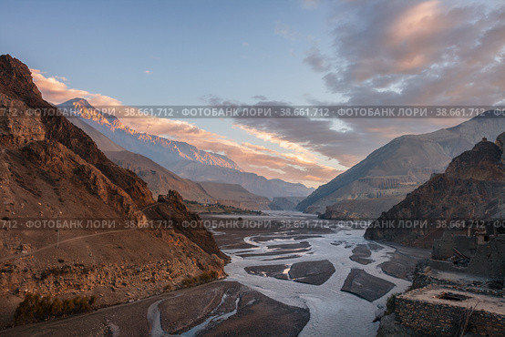 Kali Gandaki River. Стоковое фото, фотограф Юлия Бабкина / Фотобанк Лори