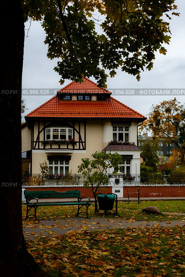 Kaliningrad, Russia, October 29, 2023 View of a villa Schmidt in the historic district of Amalienau (Koenigsberg) Редакционное фото, фотограф Наталья Симакова / Фотобанк Лори