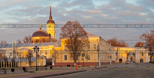 Калуга. Вид на площадь Старый торг и Троицкий собор (2014 год). Редакционное фото, фотограф Литвяк Игорь / Фотобанк Лори