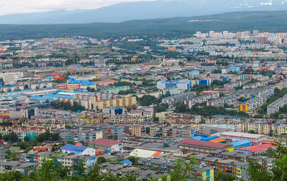 Камчатка. Вид на город Петропавловск-Камчатский с Мишенной сопки. Лето 2025 год. Стоковое фото, фотограф Виктория Панченко / Фотобанк Лори