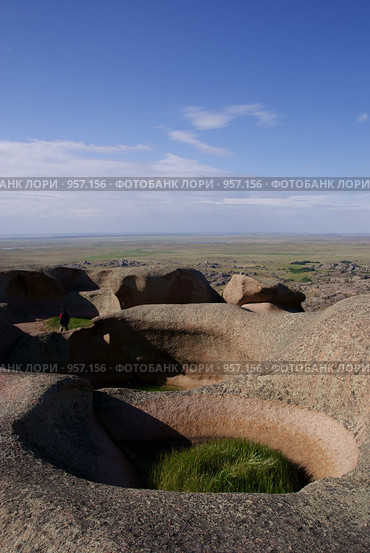 Каменные чаши, заполняющиеся водой на скале "Булка" (2009 год). Стоковое фото, фотограф Татьяна Добровольская / Фотобанк Лори