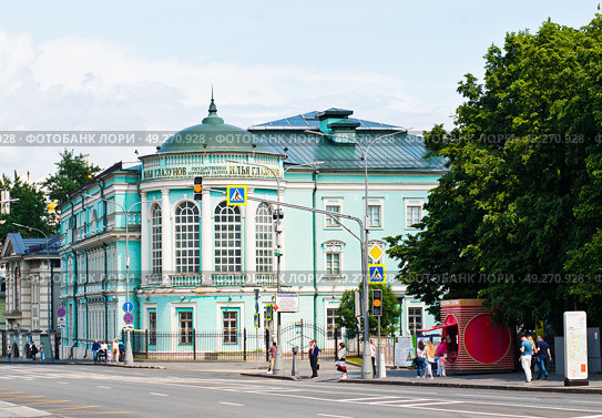 Картинная галерея Ильи Глазунова. Лето. Улица Волхонка, дом 13. Москва. Редакционное фото, фотограф E. O. / Фотобанк Лори