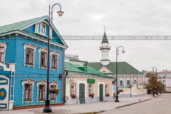 Kayuma Nasyri Street. Staro-Tatarskaya Sloboda. Al-Marjani Mosque. Summer day. Russia, September 2023. The Republic of Tatarstan. Kazan. Редакционное фото, фотограф Photojuli / Фотобанк Лори