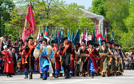 Казаки на казачьем параде, 21 апреля 2012, Краснодар, Россия. Редакционное фото, фотограф Анна Мартынова / Фотобанк Лори