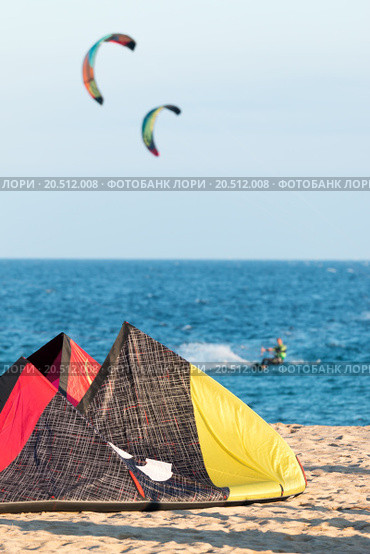 Kite on the sand. Стоковое фото, фотограф Arpad Radoczy / PantherMedia / Фотобанк Лори