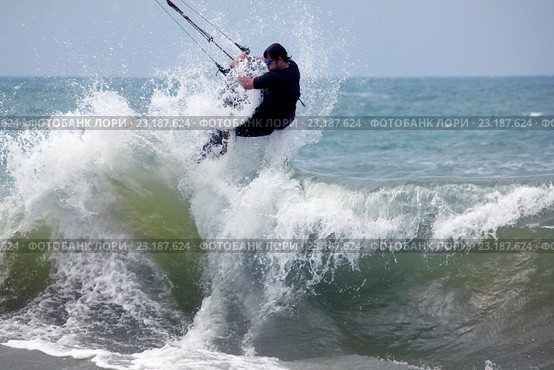 Kitesurfer in action. Стоковое фото, фотограф Морозова Татьяна / Фотобанк Лори
