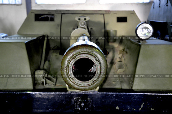 Колёсная самоходная пушка КСП-76 (ГАЗ-68). 1944. Экспонат музея бронетанковых войск в Кубинке. Подмосковье (2014 год). Редакционное фото, фотограф Владимир Кошарев / Фотобанк Лори