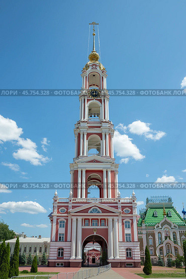 Колокольня старинного Казанского мужского монастыря, Тамбов (2023 год). Стоковое фото, фотограф Анна Карасева / Фотобанк Лори