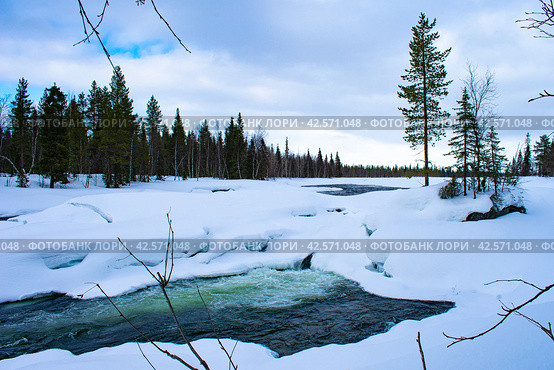 Кольский полуостров. Река Умба зимой. Начало порога Падун. Стоковое фото, фотограф Анна Аникова / Фотобанк Лори