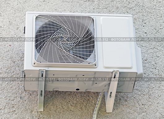 Компрессор воздушного кондиционера. Air conditioning compressor. Стоковое фото, фотограф Татьяна Д / Фотобанк Лори