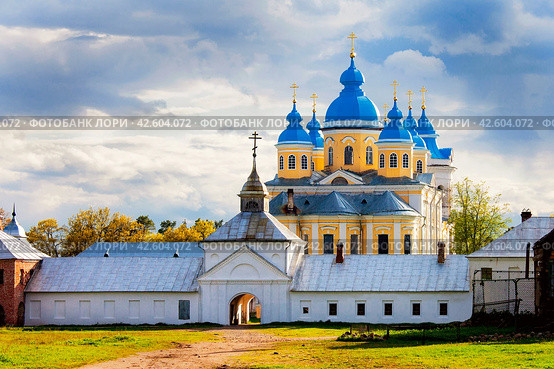 Коневский монастырь на острове Коневец, Ладожское озеро, Россия. Konevsky Monastery on the island Konevets, Ladoga Lake, Russia. Стоковое фото, фотограф Борис Лукьянов / Фотобанк Лори