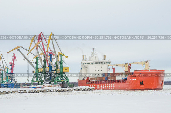 Контейнеровоз "Надежда" ("Норильский никель"). "Арктик экспресс". Россия, Архангельская область (2019 год). Редакционное фото, фотограф Яковлев Сергей / Фотобанк Лори