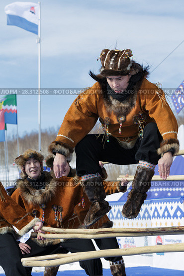 Корякский ансамбль танца "Мэнго" (2018 год). Редакционное фото, фотограф А. А. Пирагис / Фотобанк Лори