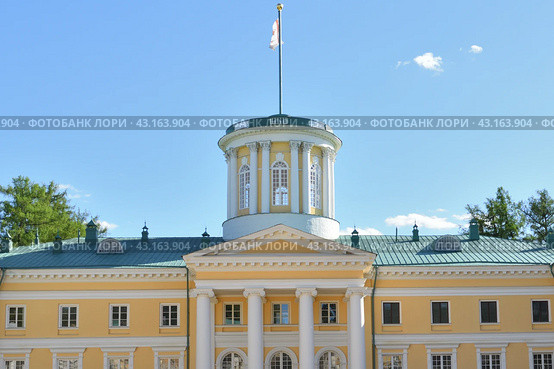 Krasnogorsk, Russia - 1 May. 2024. The Grand Palace in Arkhangelskoye Estate Museum. Редакционное фото, фотограф Володина Ольга / Фотобанк Лори