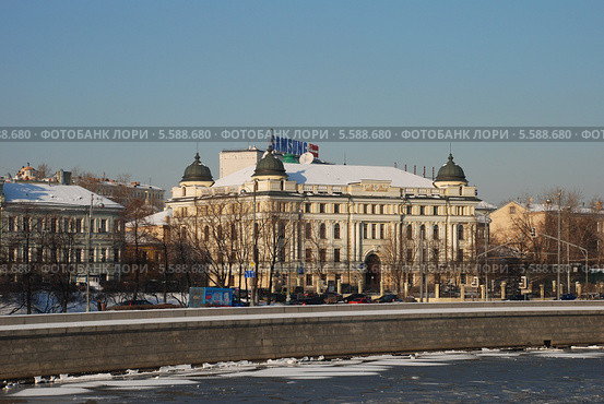 Кремлевская набережная, дом 1с2 в Москве (2009 год). Редакционное фото, фотограф lana1501 / Фотобанк Лори