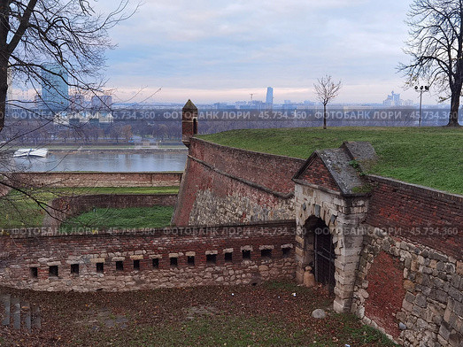 Крепость в Белграде, Сербия. Редакционное фото, фотограф Максим Гулячик / Фотобанк Лори