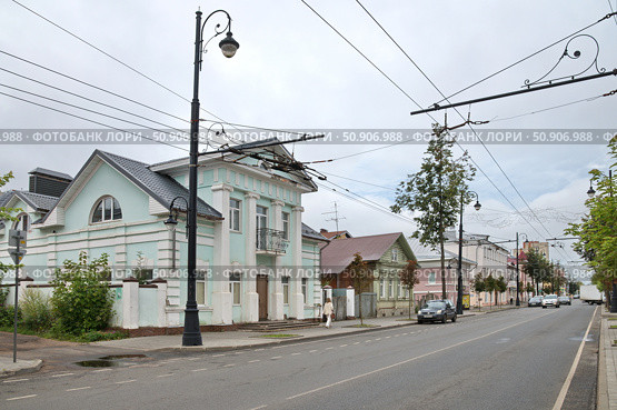 Крестовая улица в городе Рыбинске. Ярославская область, Россия (2024 год). Редакционное фото, фотограф Елена Коромыслова / Фотобанк Лори