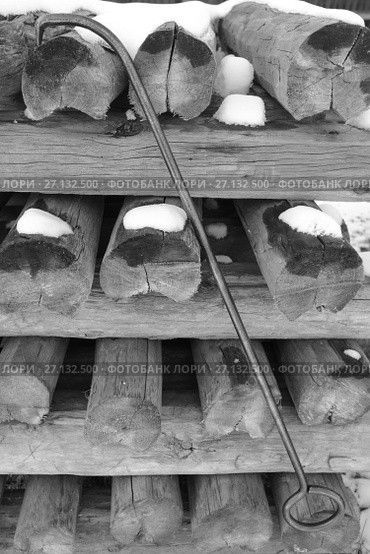 Крючок для кантовки бревен. Строительство. Стоковое фото, фотограф Анатолий Матвейчук / Фотобанк Лори