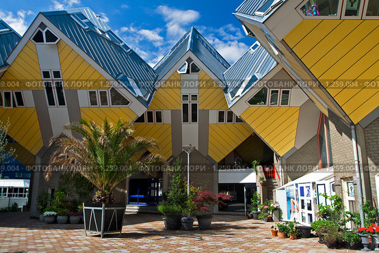 Кубические дома в Роттердаме (2009 год). Редакционное фото, фотограф Петр Кириллов / Фотобанк Лори