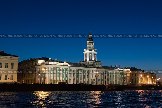 Kunstkammer on the banks of Neva River in St. Petersburg, Russia (2017 год). Редакционное фото, фотограф Володина Ольга / Фотобанк Лори