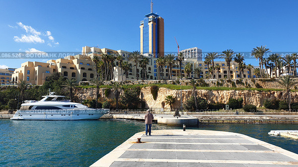 Курортный отель Hilton Malta 5*. Vjal Portomaso. St Julian's (Сент-Джулианс). Остров Мальта (2023 год). Редакционное фото, фотограф lana1501 / Фотобанк Лори