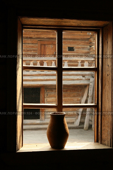 Кувшин на подоконнике. Стоковое фото, фотограф Старостин Сергей / Фотобанк Лори