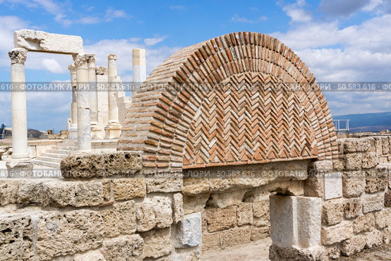 Laodikeia Ancient City, Denizli - Turkey. Стоковое фото, агентство Ingram Publishing / Фотобанк Лори