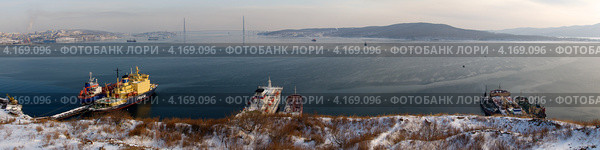 Ледокол "Капитан Хлебников". Теплоход "Георг Отс", морской газовоз "Газпромнефть Зюйд-ист" (2013 год). Редакционное фото, фотограф Сергеев Игорь / Фотобанк Лори