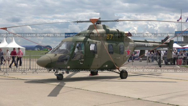 Легкий учебный вертолет "Ансат-У" на авиашоу МАКС-2017. Редакционное видео, видеограф Виктор Карасев / Фотобанк Лори