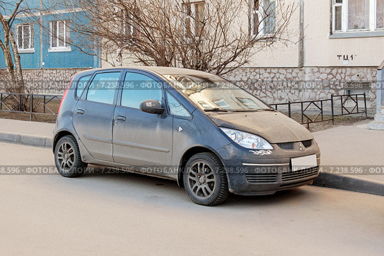 Легковой малолитражный автомобиль  Mitsubishi Colt. Редакционное фото, фотограф Vladimir Sviridenko / Фотобанк Лори