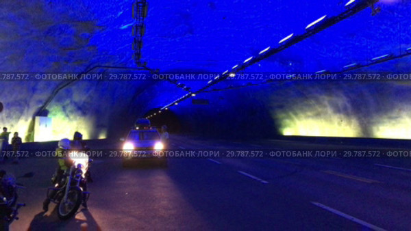 Лердальский тоннель (Laerdal Tunnel) - самый длинный тоннель в мире. Искусственная пещера с синим освещением. Норвегия (2019 год). Стоковое видео, видеограф Кекяляйнен Андрей / Фотобанк Лори