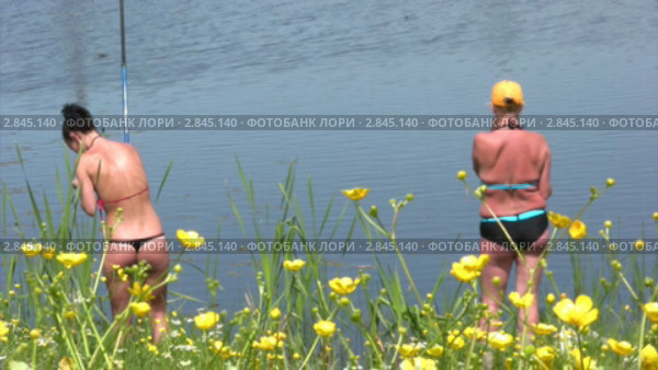 Летняя семейная рыбалка. Стоковое видео, видеограф Андрей Ежов / Фотобанк Лори
