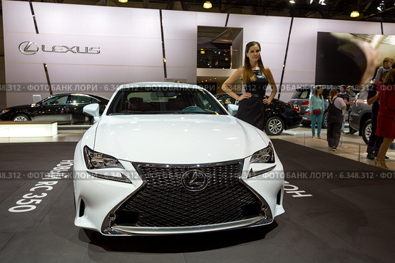 Lexus RC 350. Московский международный автомобильный салон 2014. Редакционное фото, фотограф Сергей Лаврентьев / Фотобанк Лори