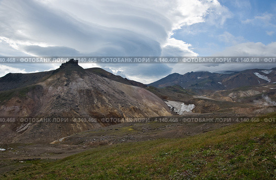 Линзовидные облака над Камчатскими горами. Стоковое фото, фотограф Борис Иванов / Фотобанк Лори