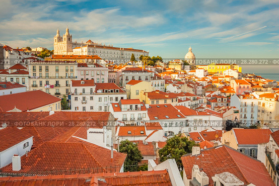 Lisbon, Portugal. Alfama district. Beautiful summer sunset. Стоковое фото, фотограф Сергей Цепек / Фотобанк Лори