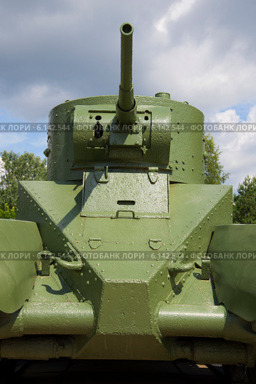 Лобовая часть и башня советского танка БТ-5 (2014 год). Редакционное фото, фотограф Виктор Карасев / Фотобанк Лори
