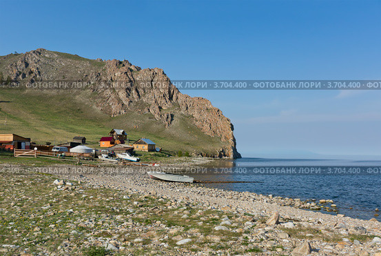Лодка на берегу Байкала. Стоковое фото, фотограф Ирина Шалимова / Фотобанк Лори