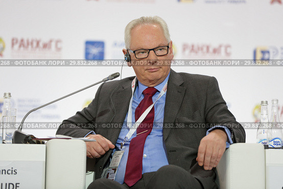 Лорд Фрэнсис Мод - директор Francis Maude Associates LLP, государственный министр торговли и инвестиций Великобритании (2015–2016 гг.) на Гайдаровском форуме 2018. Редакционное фото, фотограф Игорь Долгов / Фотобанк Лори