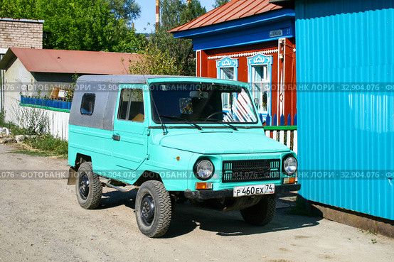 LuAZ 1302 Volyn (2010 год). Редакционное фото, фотограф Art Konovalov / Фотобанк Лори