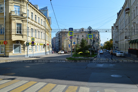 Лялина площадь. Басманный район. Город Москва (2019 год). Редакционное фото, фотограф lana1501 / Фотобанк Лори
