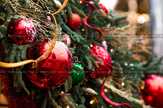 Magical Christmas background. Concept of preparation and decoration for the New Year. Holiday toys on the New Year's tree in Moscow. New Year's card 2026. Стоковое фото, фотограф Photojuli / Фотобанк Лори