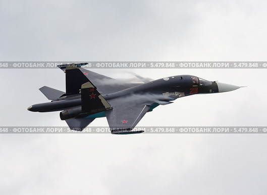 МАКС-2013. Самолет Су-34 в полете. Редакционное фото, фотограф Alexei Tavix / Фотобанк Лори