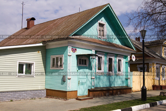 Маленький деревянный дом в Городце (2014 год). Редакционное фото, фотограф Ален Лагута / Фотобанк Лори