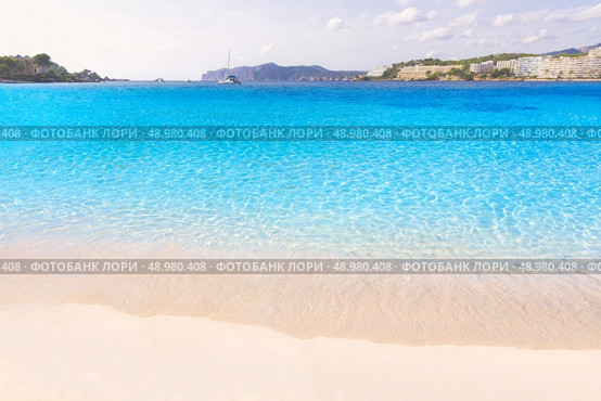 Mallorca Cala Santa Ponsa Ponca beach in Calvia Majorca Balearic islands of Spain. Стоковое фото, агентство Ingram Publishing / Фотобанк Лори