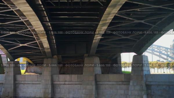 Малоохтинский мост через реку Охта, Санкт-Петербург (2013 год). Стоковое видео, видеограф Павел С. / Фотобанк Лори