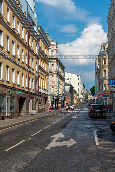 Малый и Большой Сухаревский переулки. Москва (2019 год). Редакционное фото, фотограф Александр Щепин / Фотобанк Лори