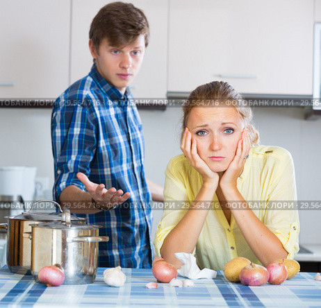 man and frustrated housewife having bad argument. Стоковое фото, фотограф Яков Филимонов / Фотобанк Лори